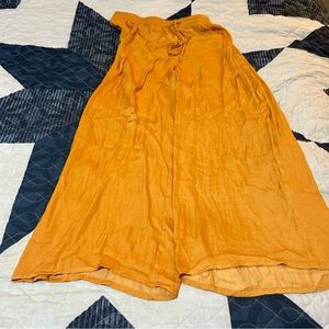 Rachel Roy medium Gold pants